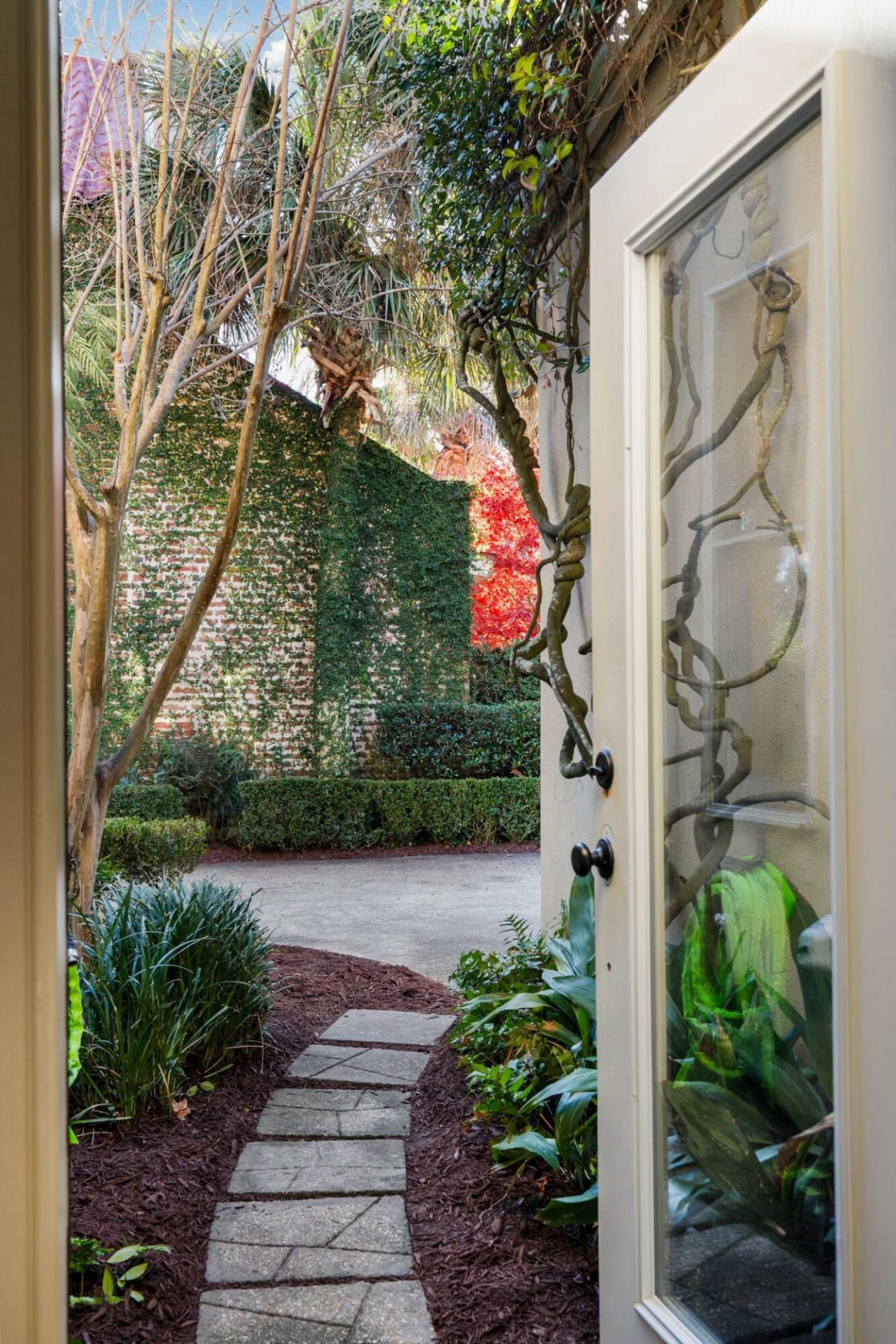 49 Smith Street Photo 33