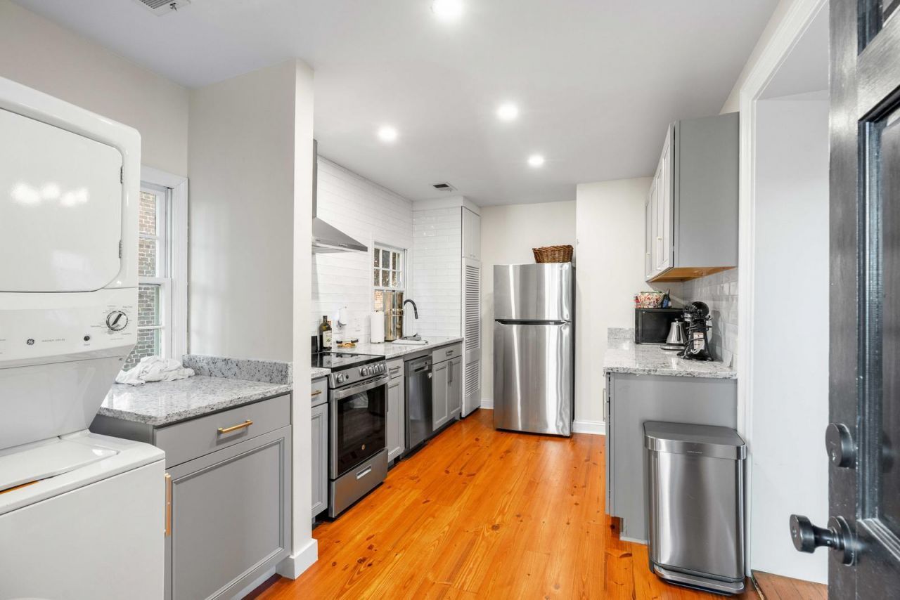 49 Smith Street Photo 40