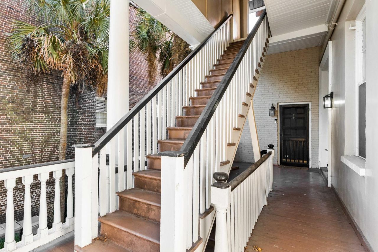 49 Smith Street Photo 52