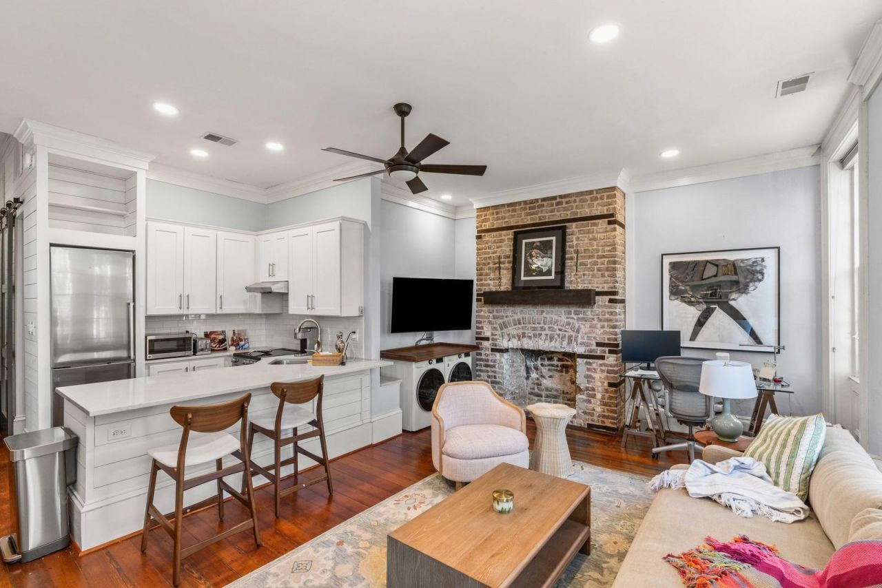 49 Smith Street Photo 54