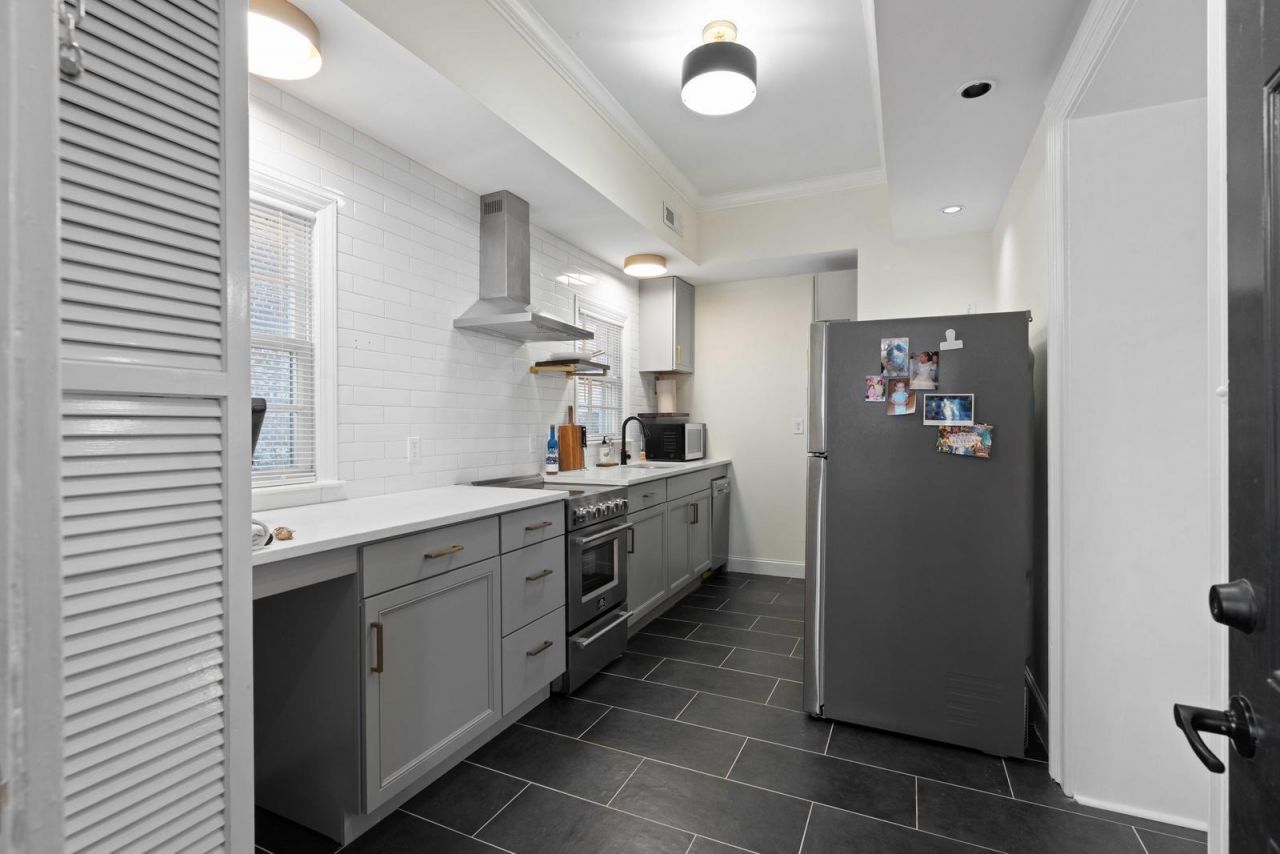 49 Smith Street Photo 63