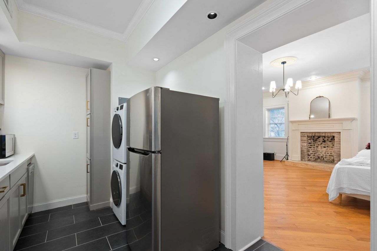 49 Smith Street Photo 64