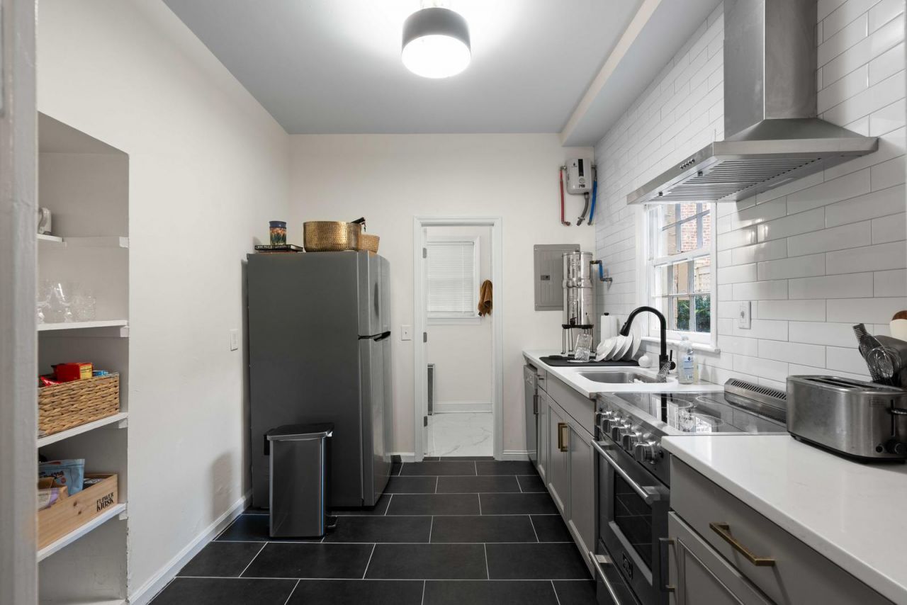 49 Smith Street Photo 82