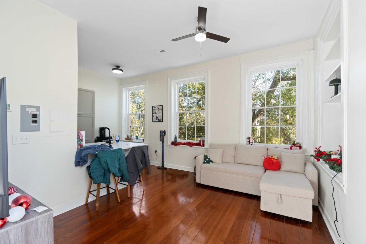 49 Smith Street Photo 86