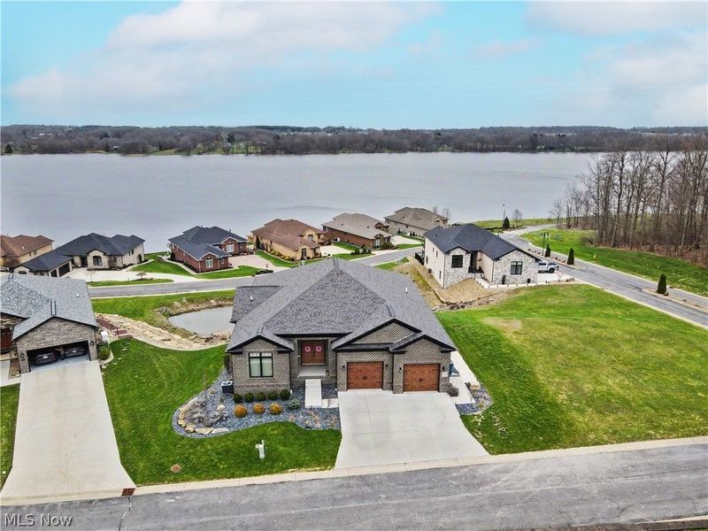 2645 Waters Edge Drive, Columbiana, OH 44408 Photo 1