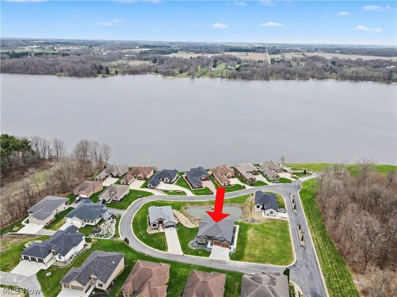 2645 Waters Edge Drive, Columbiana, OH 44408 Photo 2