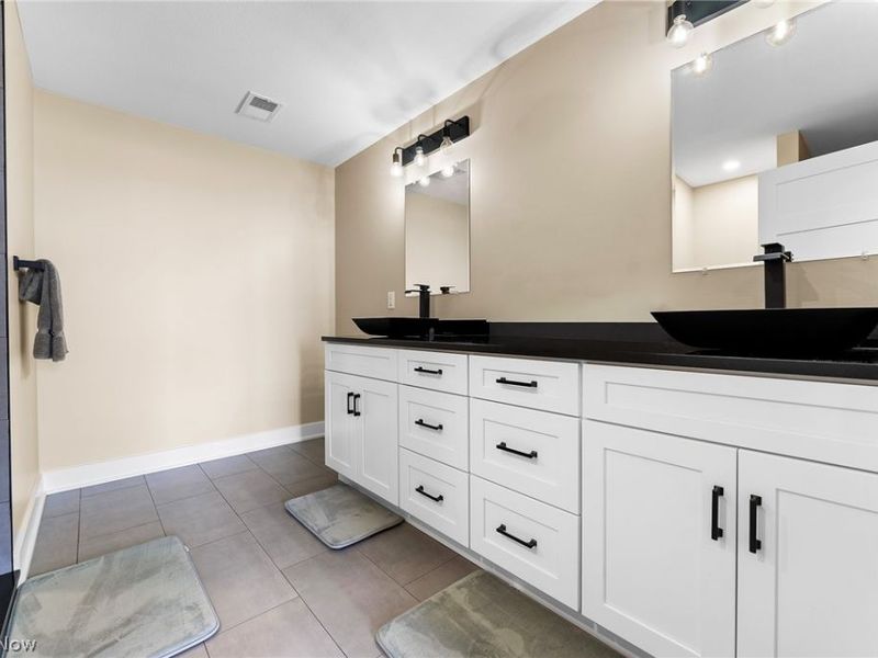 2645 Waters Edge Drive, Columbiana, OH 44408 Photo 34