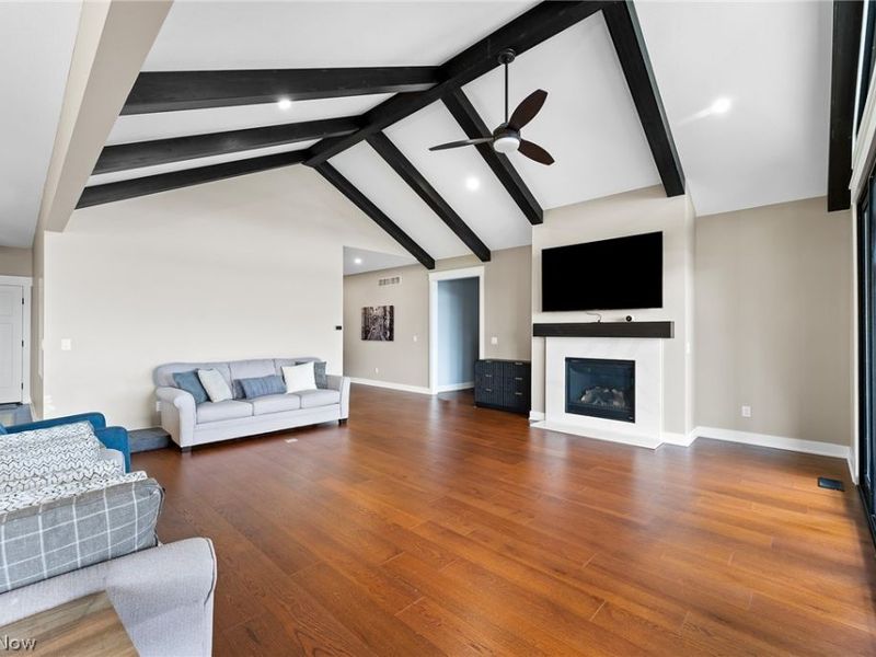 2645 Waters Edge Drive, Columbiana, OH 44408 Photo 4