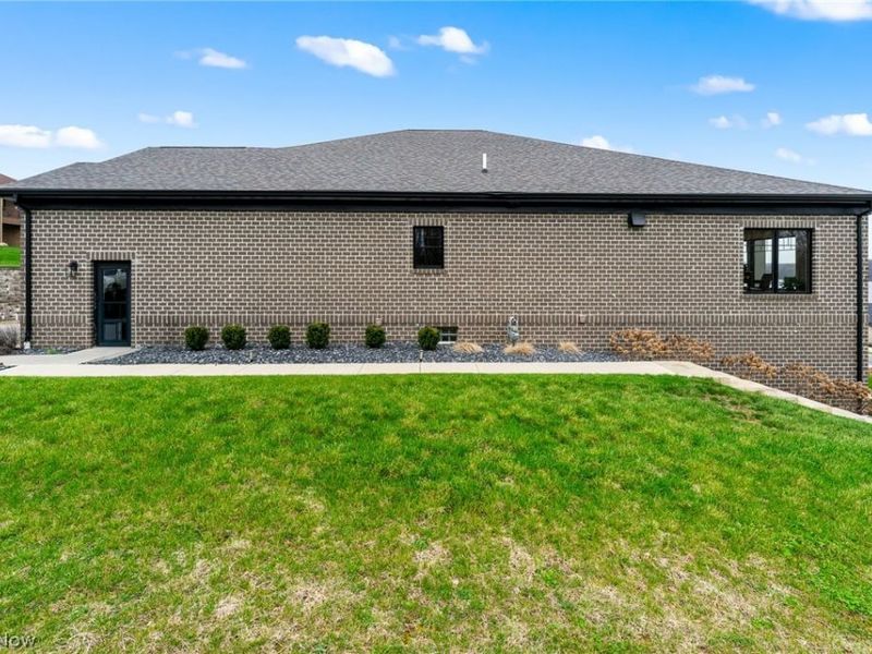 2645 Waters Edge Drive, Columbiana, OH 44408 Photo 49