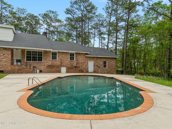 2 Village Lane, Hattiesburg, MS 39401
