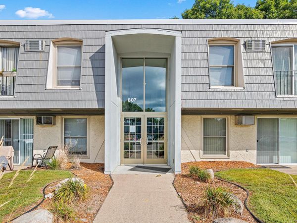 807 11th Avenue S, Unit 6, Hopkins, MN 55343