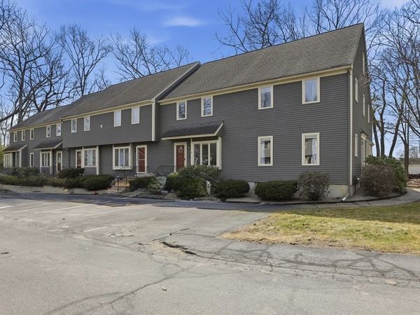 9 Deer Path, Unit 5, Maynard, MA 01754