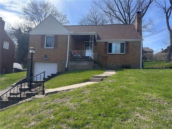 2509 Holly Dr , Pittsburgh, PA 15235