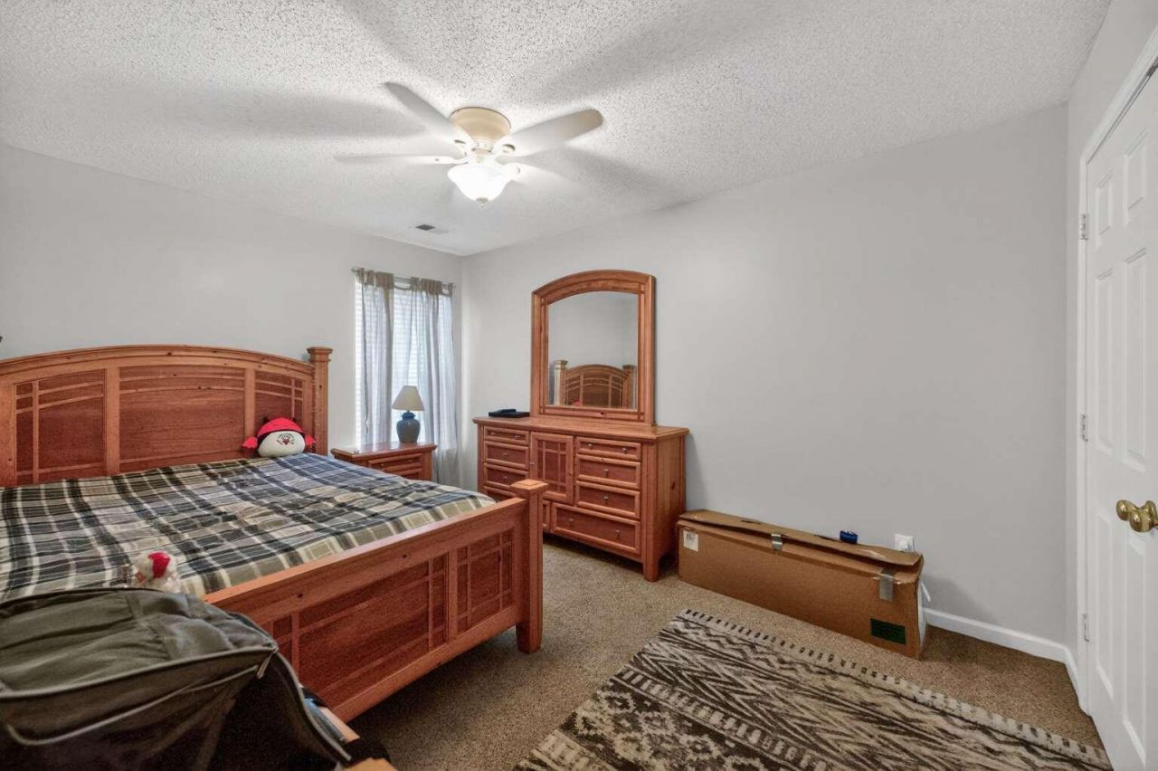 306 Springdale Court Photo 12