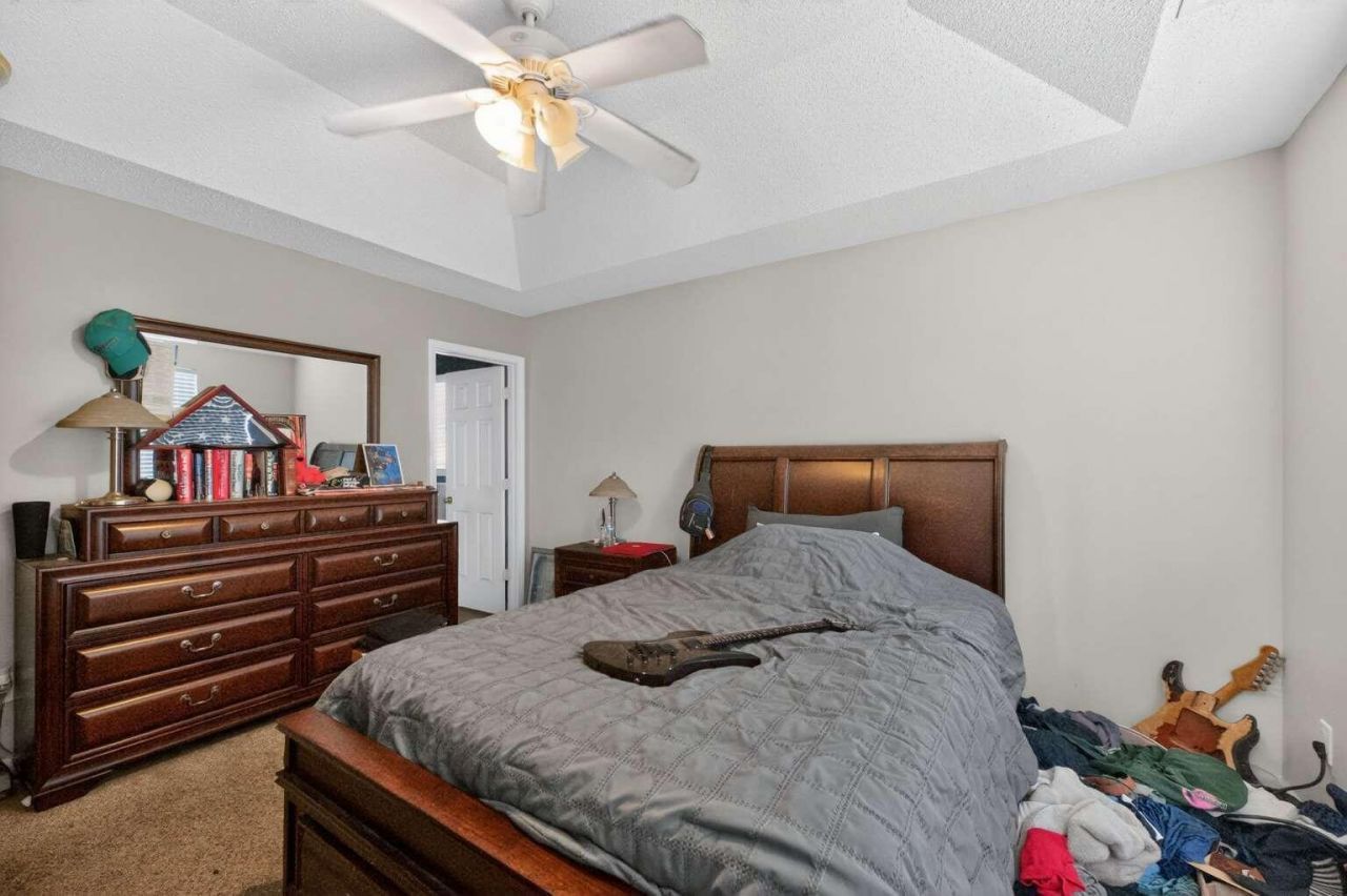 306 Springdale Court Photo 13