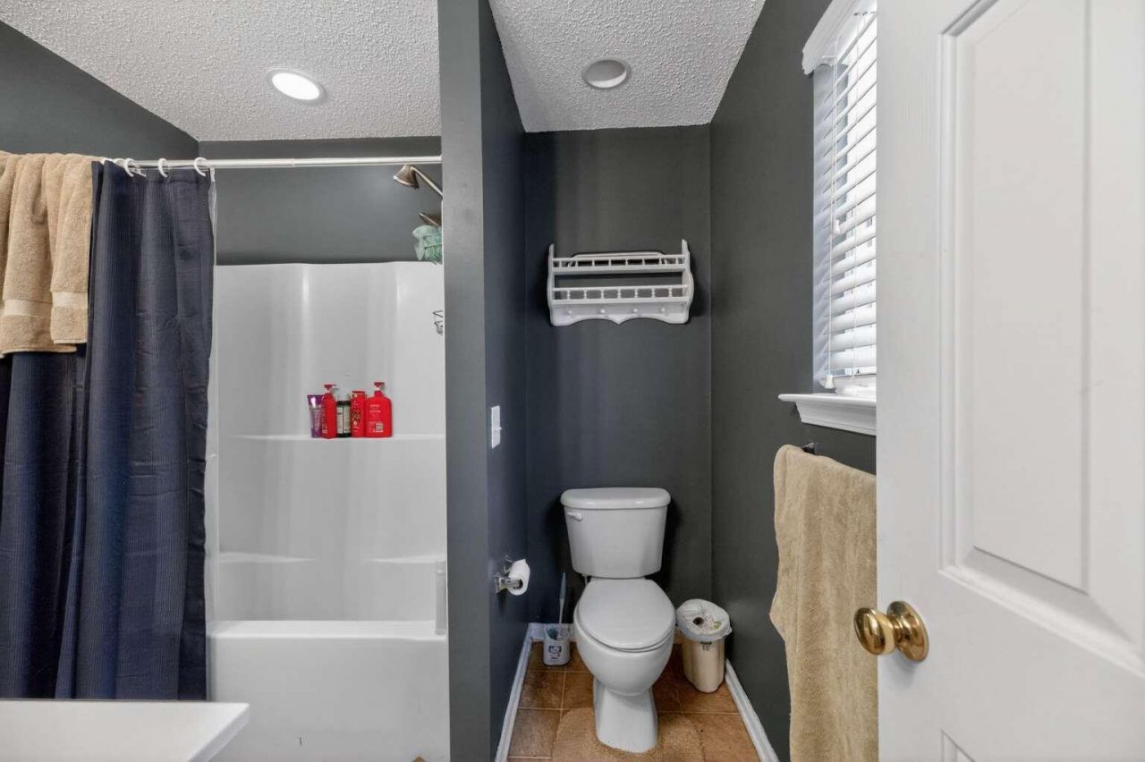 306 Springdale Court Photo 15