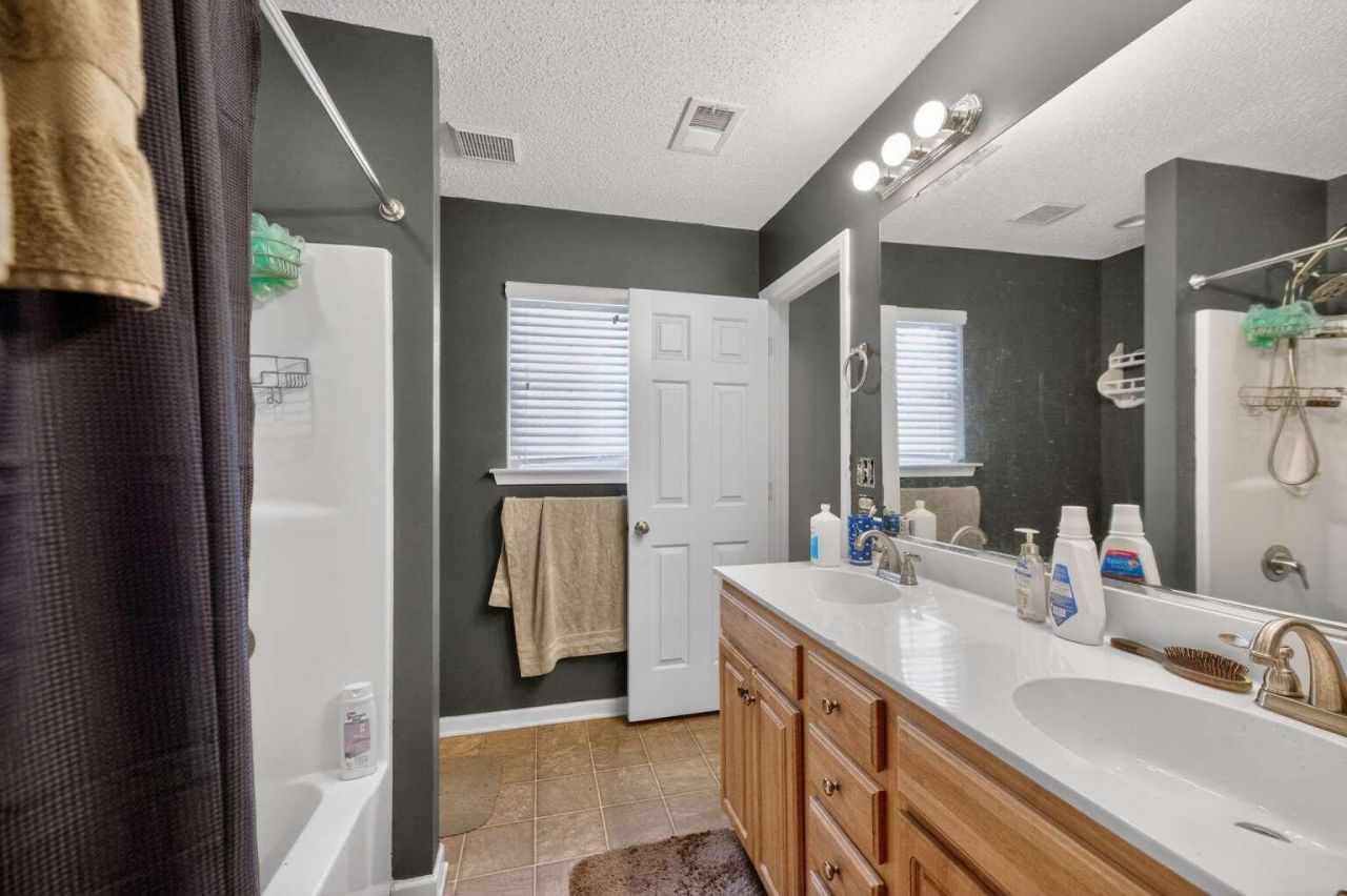 306 Springdale Court Photo 17