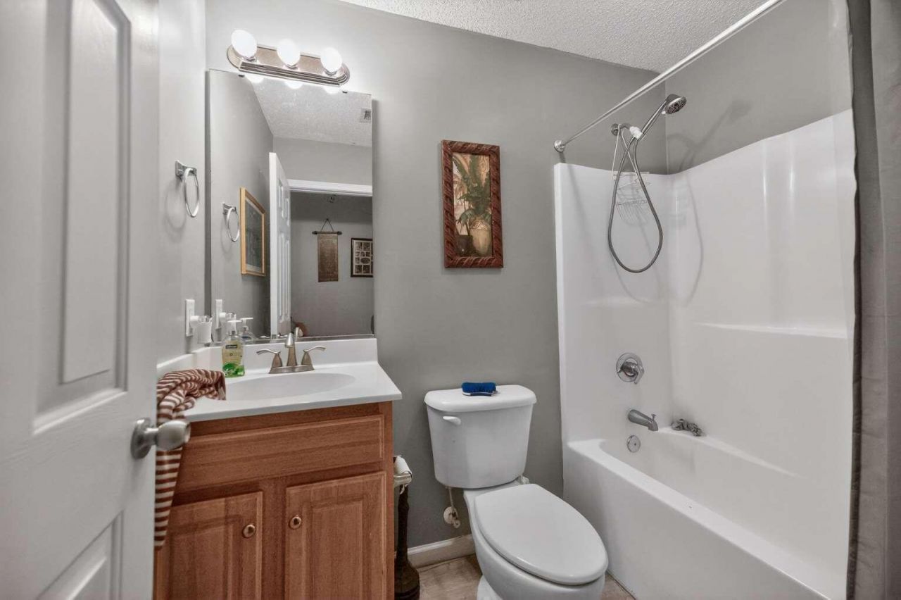 306 Springdale Court Photo 18