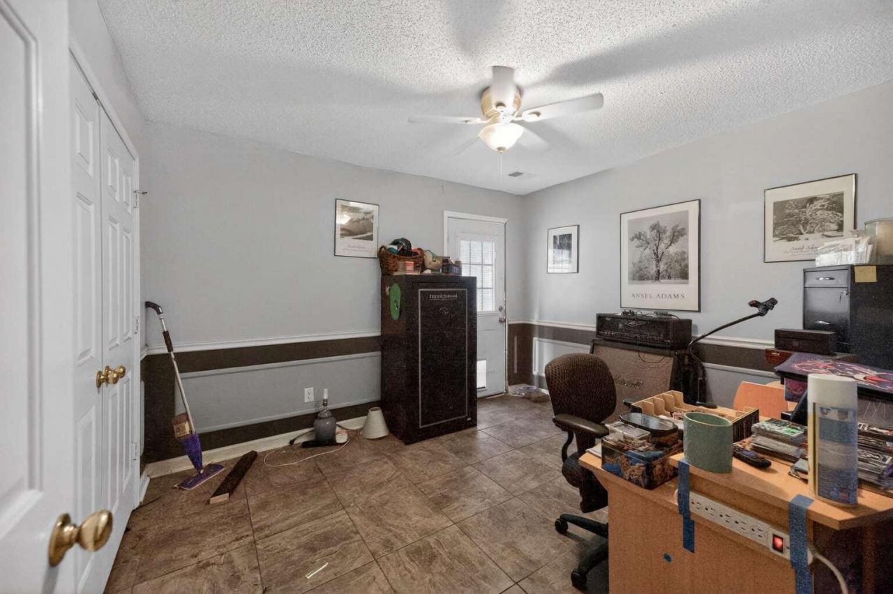 306 Springdale Court Photo 21