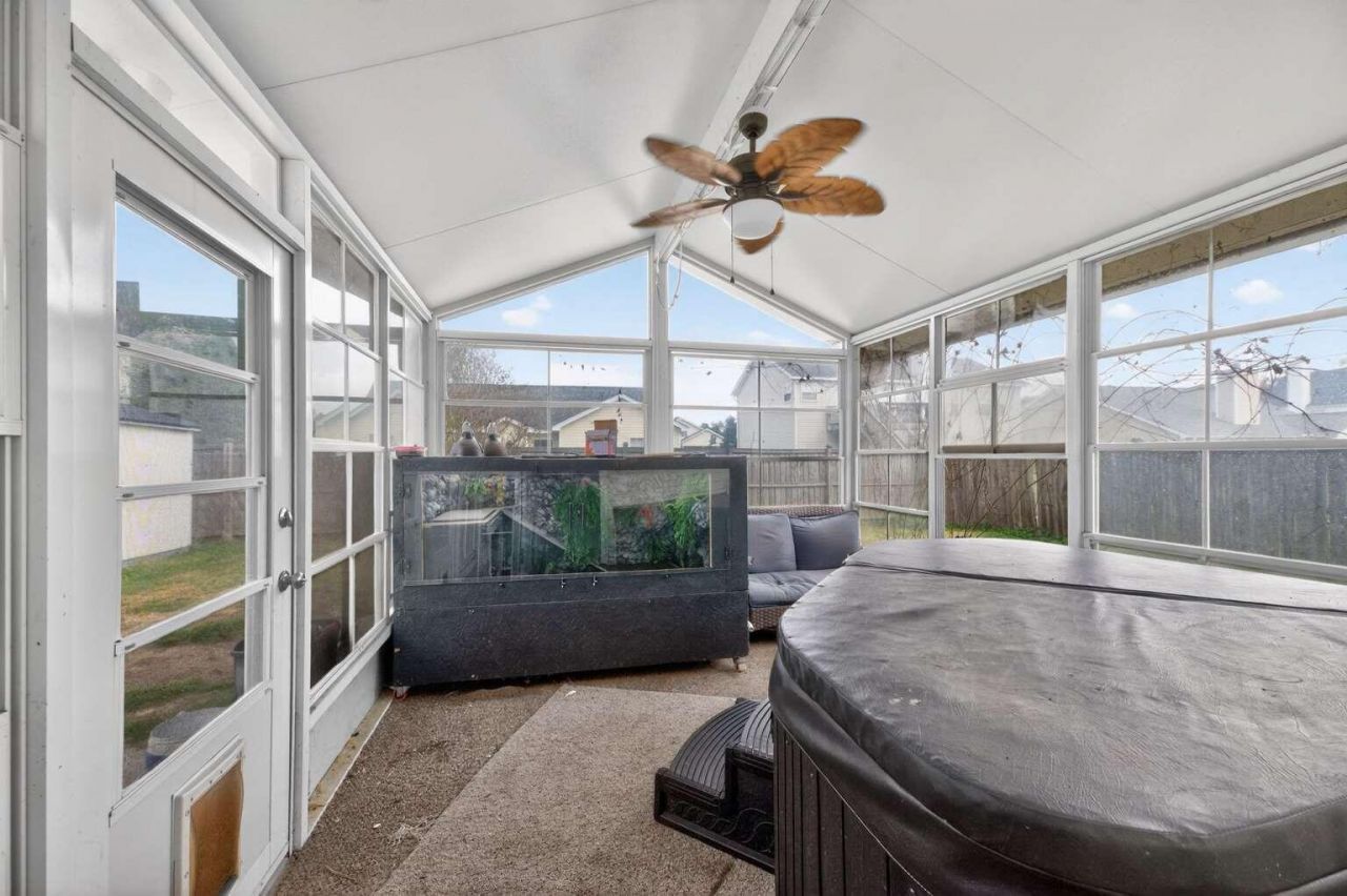 306 Springdale Court Photo 22