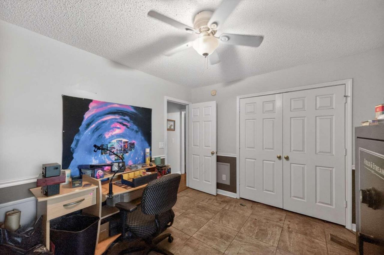 306 Springdale Court Photo 24