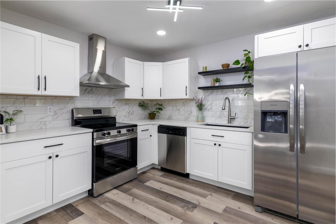 717 W Winifred Street , Avon Park, FL 33825 Photo