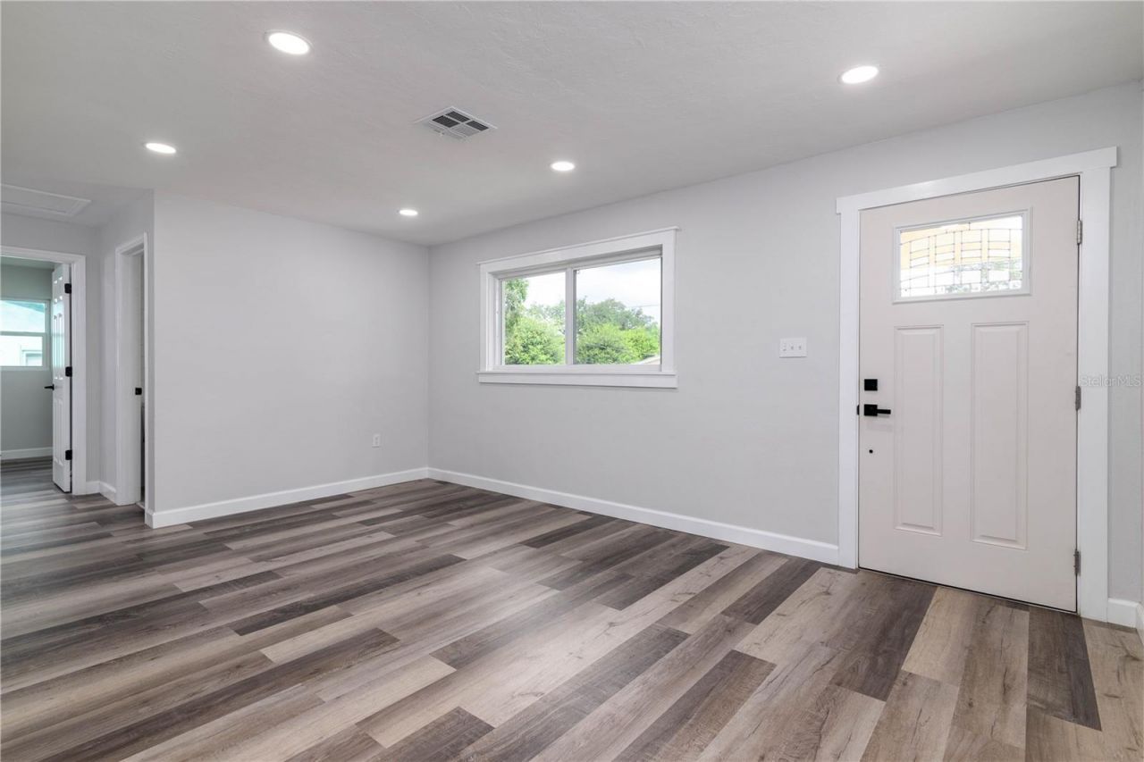 717 W Winifred Street , Avon Park, FL 33825 Photo