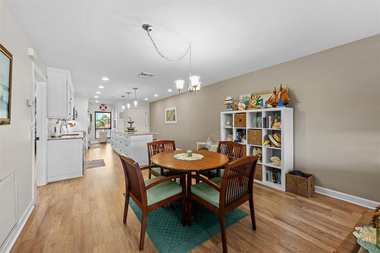 4750 Brittany Drive S, Unit 126, Saint Petersburg, FL 33715 Photo