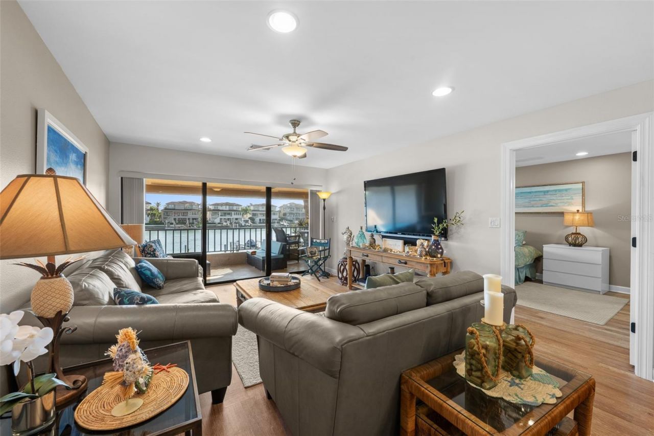 4750 Brittany Drive S, Unit 126, Saint Petersburg, FL 33715 Photo