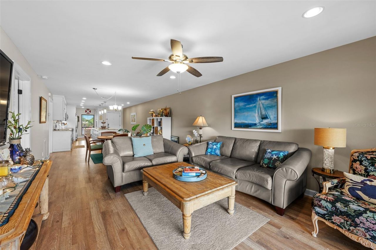 4750 Brittany Drive S, Unit 126, Saint Petersburg, FL 33715 Photo