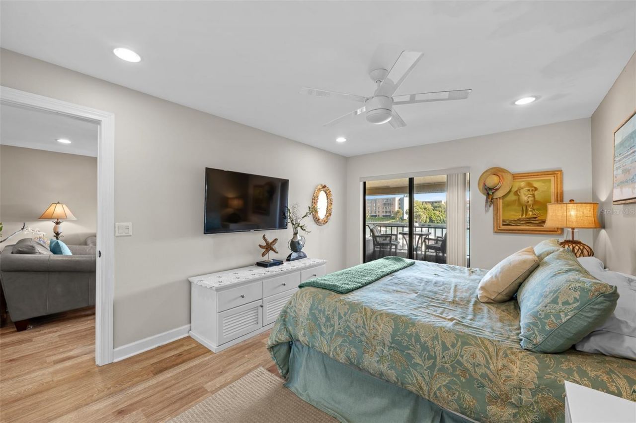 4750 Brittany Drive S, Unit 126, Saint Petersburg, FL 33715 Photo