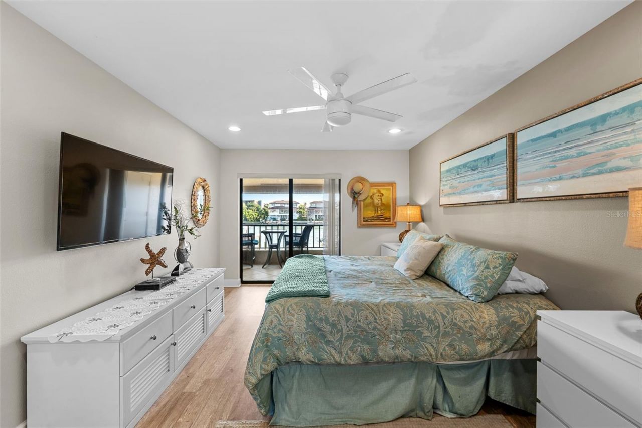 4750 Brittany Drive S, Unit 126, Saint Petersburg, FL 33715 Photo