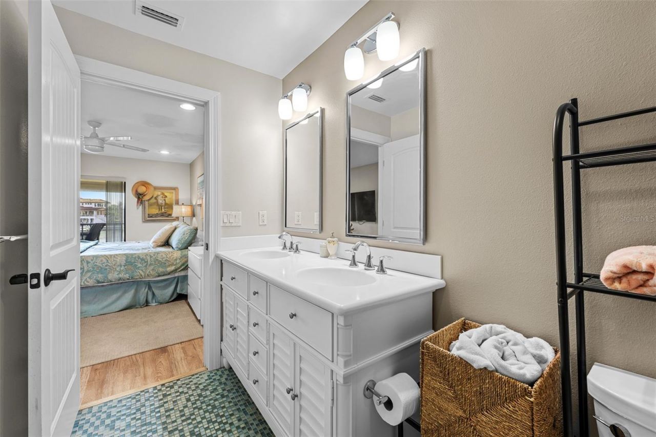 4750 Brittany Drive S, Unit 126, Saint Petersburg, FL 33715 Photo