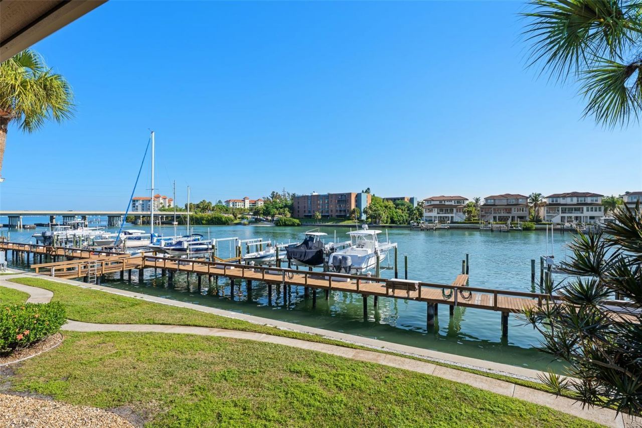 4750 Brittany Drive S, Unit 126, Saint Petersburg, FL 33715 Photo