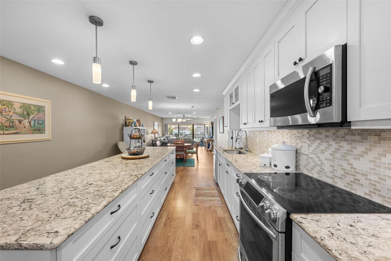 4750 Brittany Drive S, Unit 126, Saint Petersburg, FL 33715 Photo