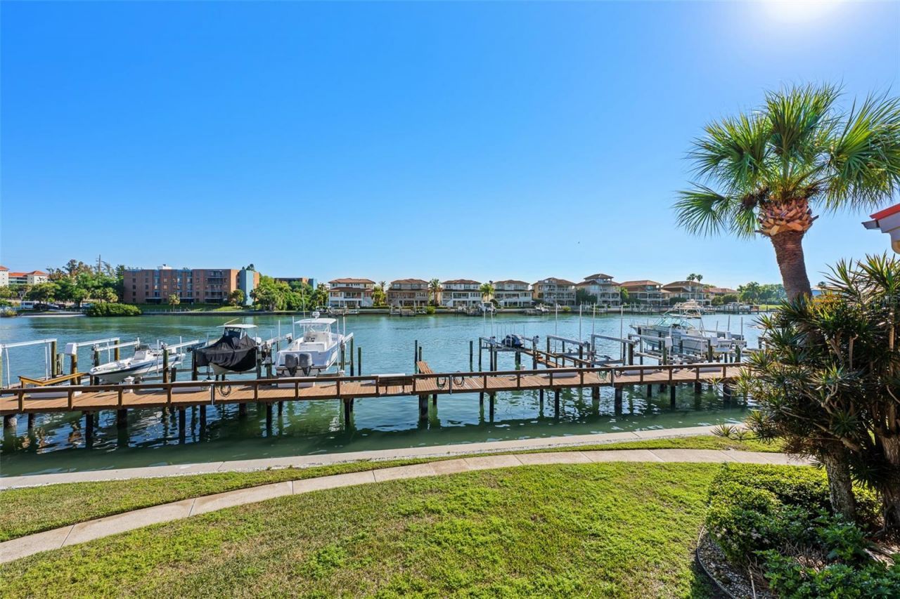 4750 Brittany Drive S, Unit 126, Saint Petersburg, FL 33715 Photo