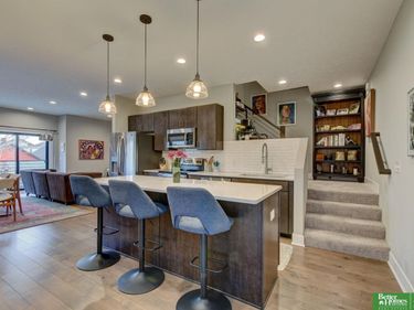 3111 Mayberry Plaza, Omaha, NE 68105