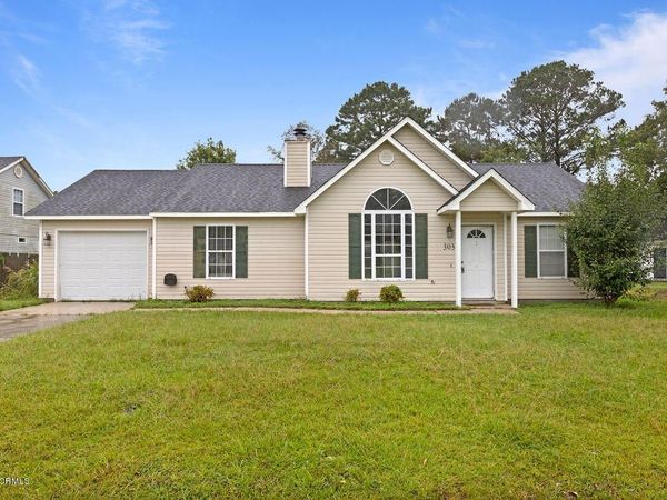 303 Paddock Place, Jacksonville, NC 28546