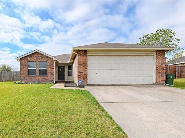 950 White Dove Drive, Arlington, TX 76017
