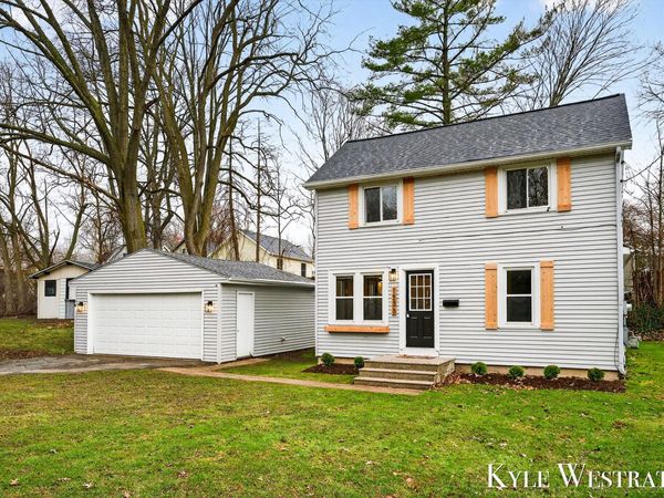 1537 Diamond Avenue NE, Grand Rapids, MI 49505