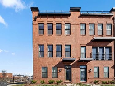 42203 JOUSTING TERRACE , ASHBURN, VA 20148