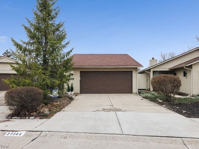 22144 Meadowsouth Court, Strongsville, OH 44149 Photo 2