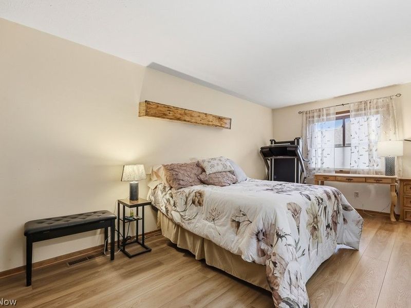 22144 Meadowsouth Court, Strongsville, OH 44149 Photo 21