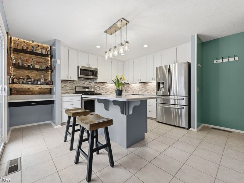 22144 Meadowsouth Court, Strongsville, OH 44149 Photo 5