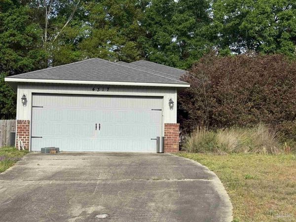 4317 Village Oak Ln, Pace, FL 32571