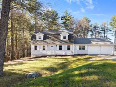 22 Browning Rd, Shrewsbury, MA 01545