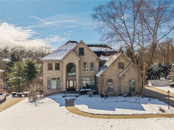 2333 Southampton Dr , Pittsburgh, PA 15241