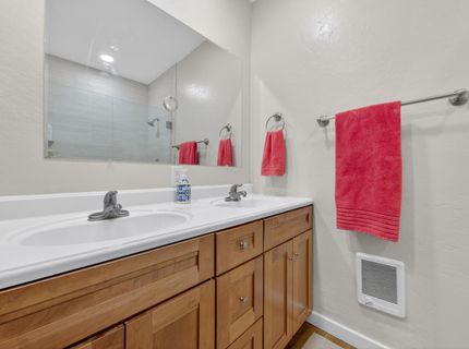 826 E Mountain Ridge Road, Lake Almanor, CA 96137 Photo