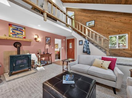 826 E Mountain Ridge Road, Lake Almanor, CA 96137 Photo