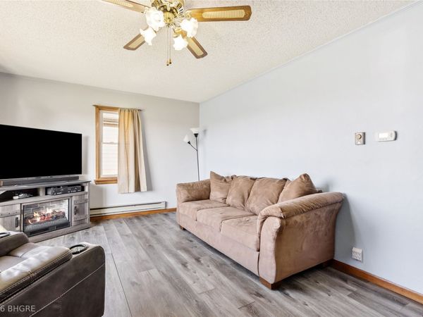 1247 300th Street , Woodward, IA 50276